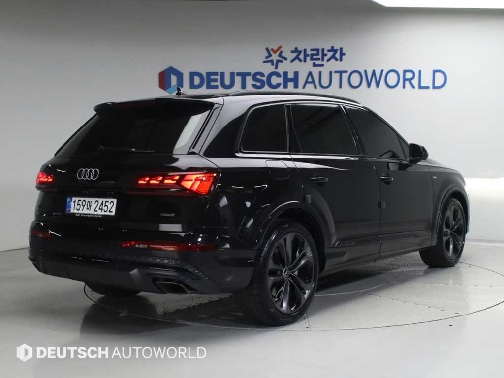 아우디 Q7 Q7 (4M) 55 TFSI 콰트로 프리미엄 이미지 2