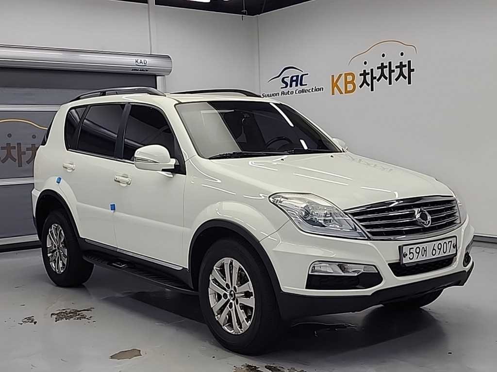 KG모빌리티(쌍용) 렉스턴 렉스턴W 2.0 4WD 어드벤처 60th 에디션 이미지 4
