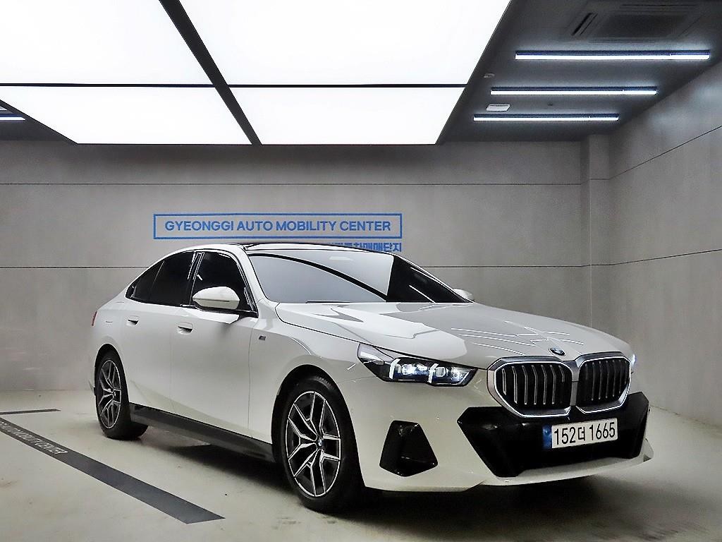 BMW 5시리즈 5시리즈 (G60) 520i M 스포츠 이미지 1