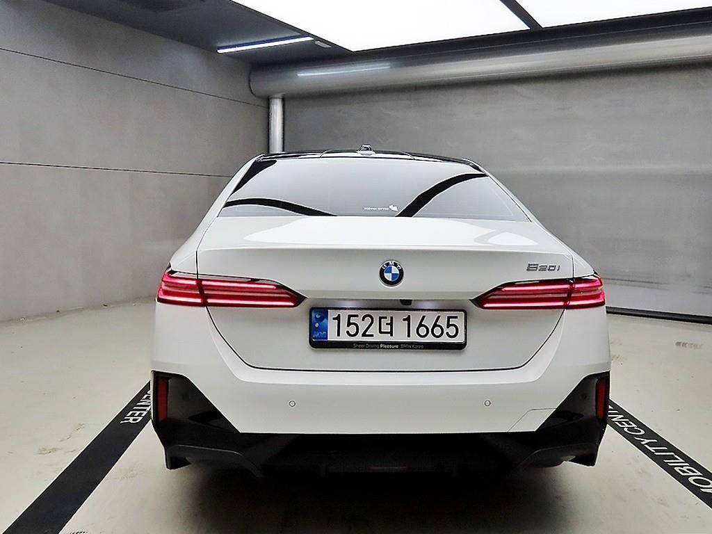 BMW 5시리즈 5시리즈 (G60) 520i M 스포츠 이미지 3