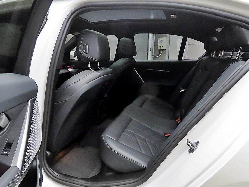 BMW 5시리즈 5시리즈 (G60) 520i M 스포츠 이미지 6