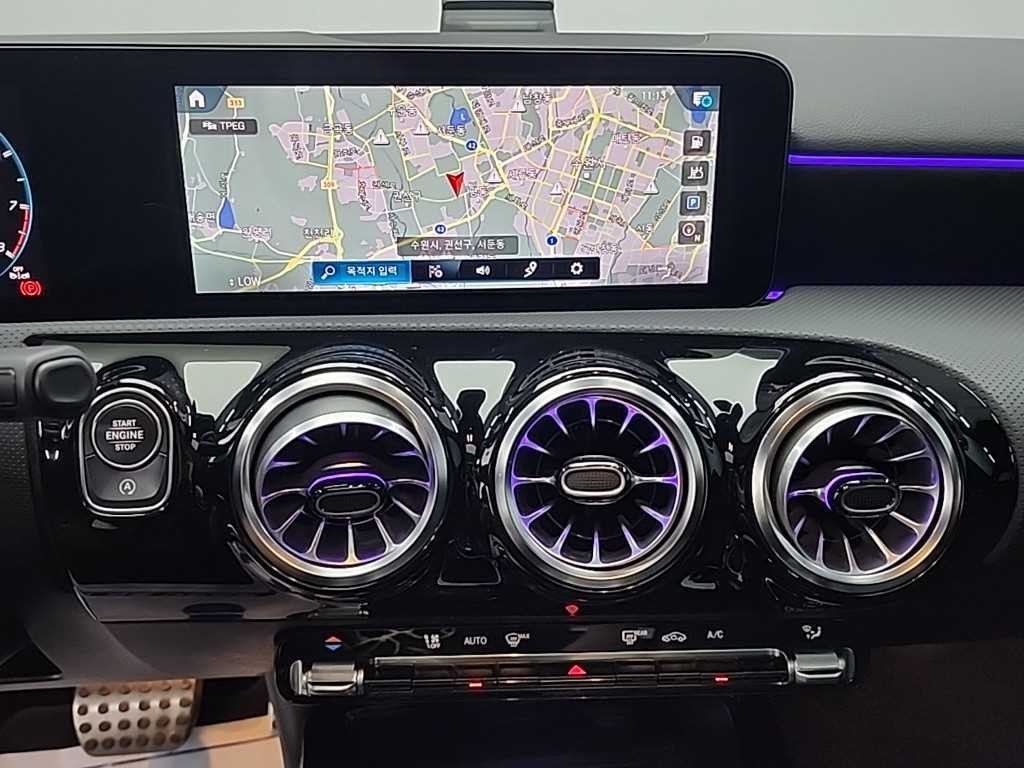 벤츠 A 클래스 A클래스 W177 AMG A45 4MATIC+ 해치백 이미지 10