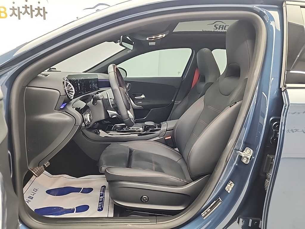 벤츠 A 클래스 A클래스 W177 AMG A45 4MATIC+ 해치백 이미지 11