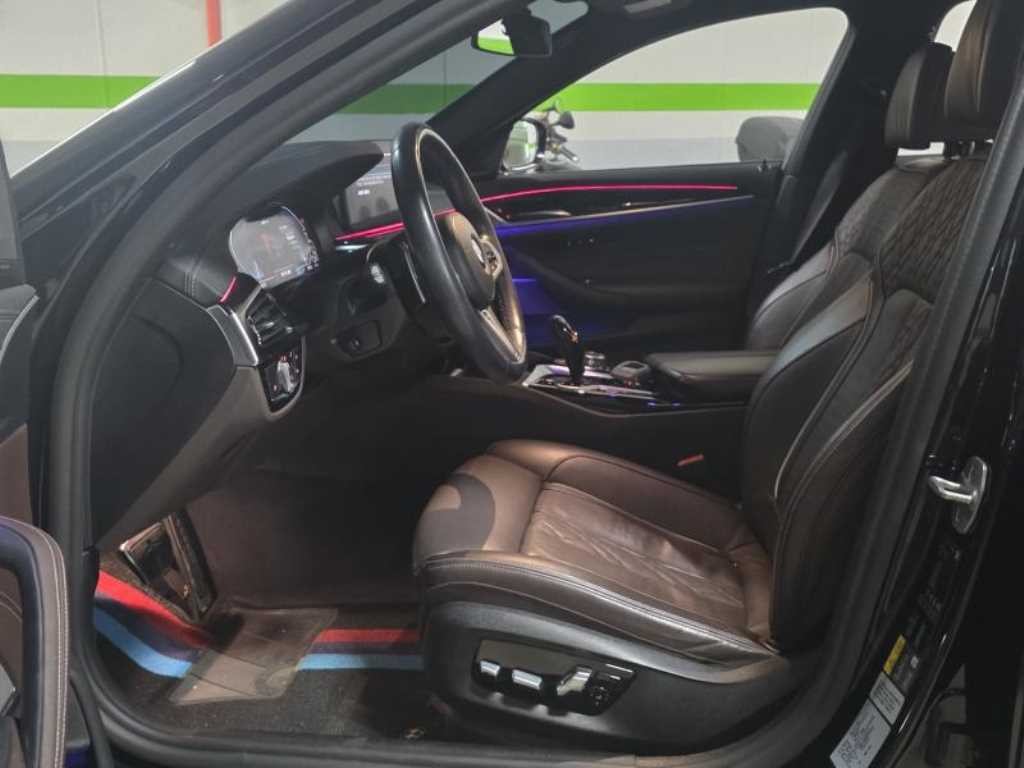 BMW 5시리즈 5시리즈 (G30) 530e M 스포츠 이미지 4