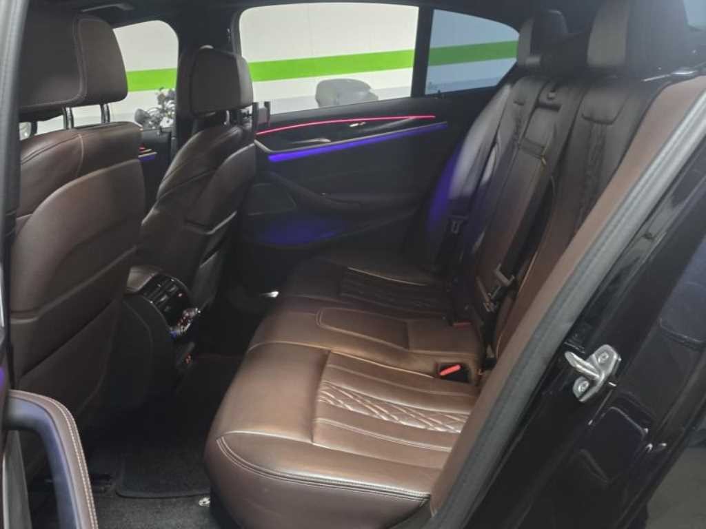 BMW 5시리즈 5시리즈 (G30) 530e M 스포츠 이미지 5