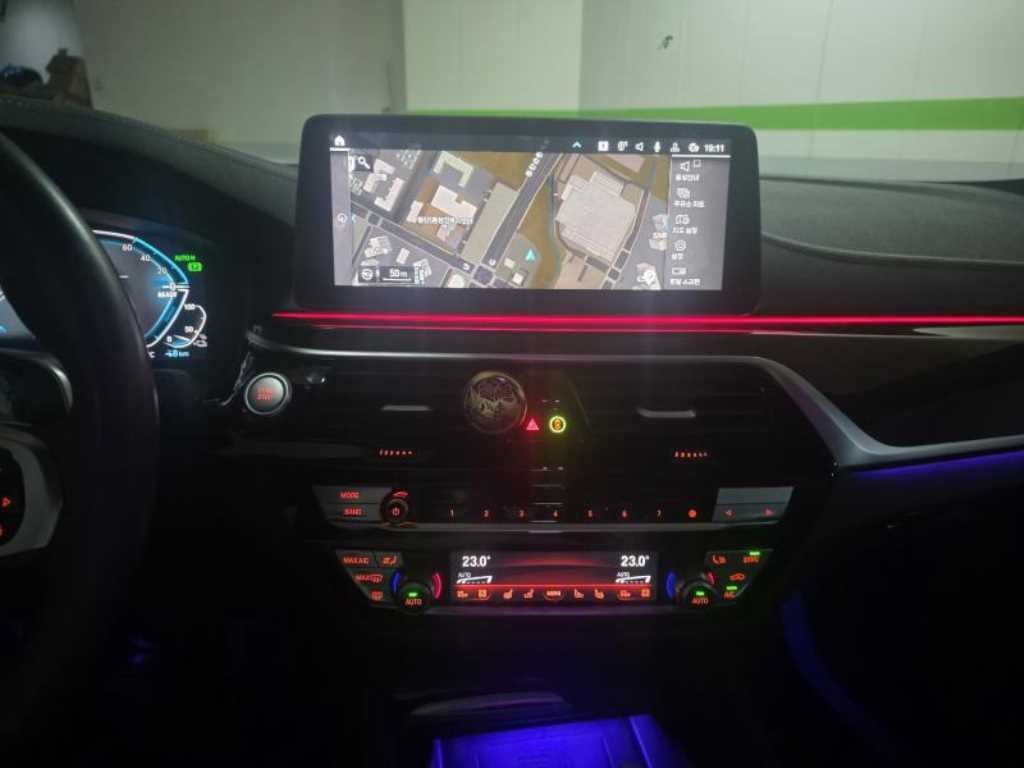 BMW 5시리즈 5시리즈 (G30) 530e M 스포츠 이미지 8
