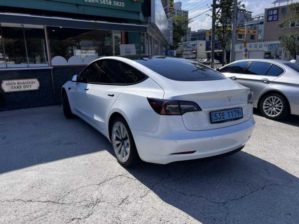 테슬라 모델 3 롱 레인지 이미지 5