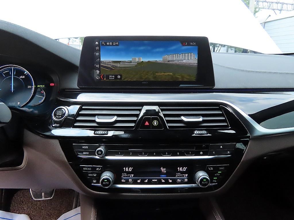 BMW 5시리즈 5시리즈 (G30) 520d M 스포츠 플러스 이미지 14