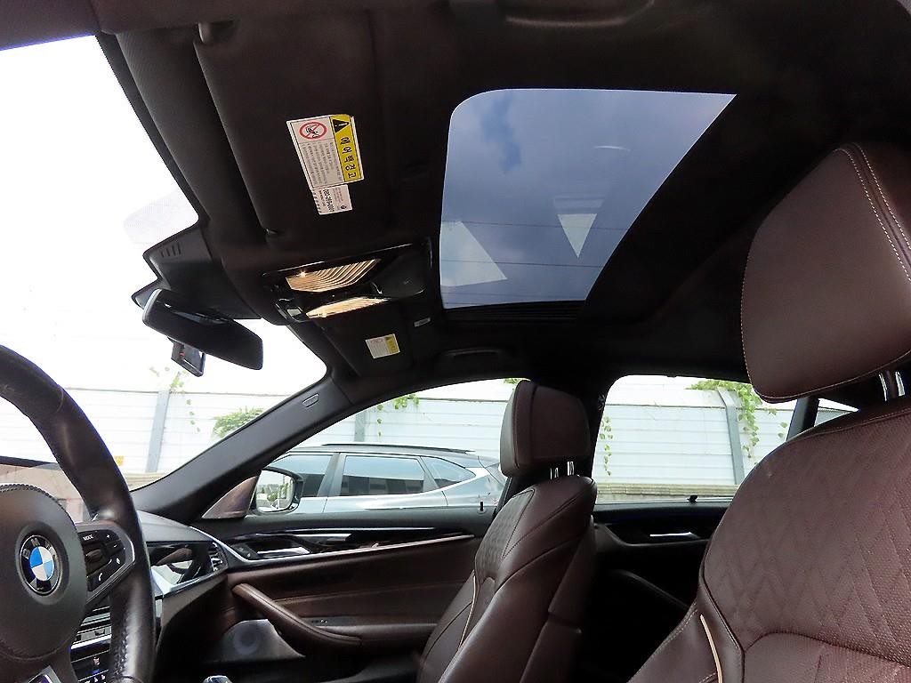 BMW 5시리즈 5시리즈 (G30) 520d M 스포츠 플러스 이미지 17