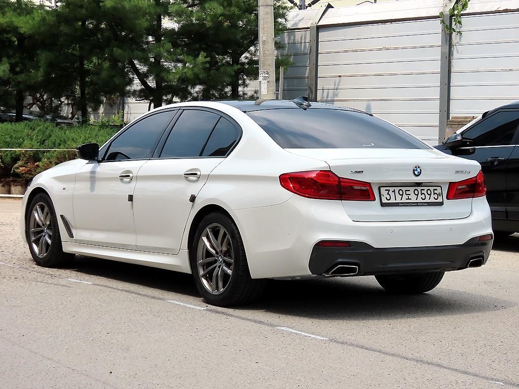 BMW 5시리즈 5시리즈 (G30) 520d M 스포츠 플러스 이미지 3