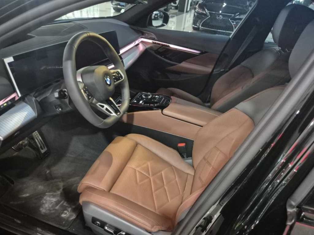 BMW 5시리즈 5시리즈 (G60) 530i xDrive M 스포츠 프로 스페셜 에디션 이미지 5