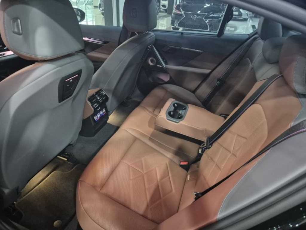 BMW 5시리즈 5시리즈 (G60) 530i xDrive M 스포츠 프로 스페셜 에디션 이미지 6
