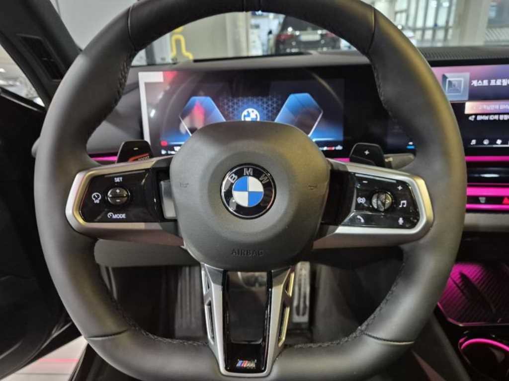 BMW 5시리즈 5시리즈 (G60) 530i xDrive M 스포츠 프로 스페셜 에디션 이미지 9