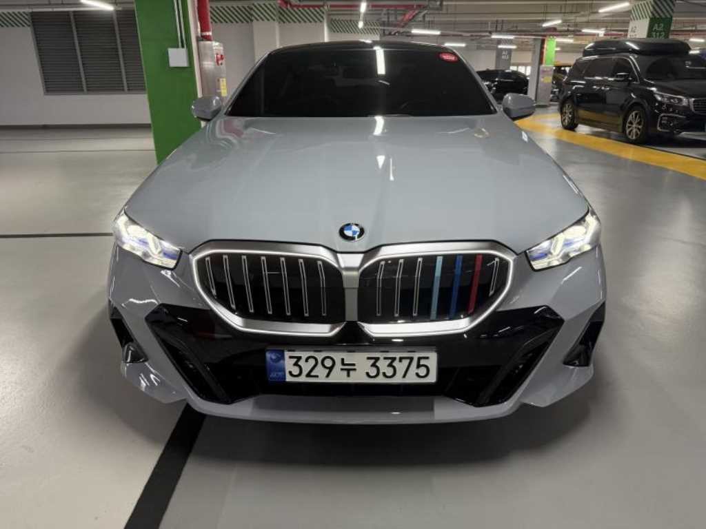 BMW 5시리즈 5시리즈 (G60) 520i M 스포츠 이미지 1