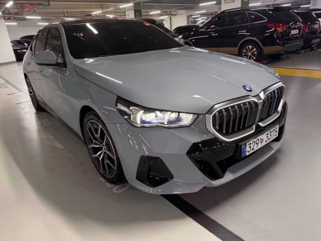 BMW 5시리즈 5시리즈 (G60) 520i M 스포츠 이미지 3