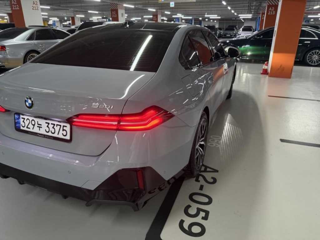 BMW 5시리즈 5시리즈 (G60) 520i M 스포츠 이미지 4