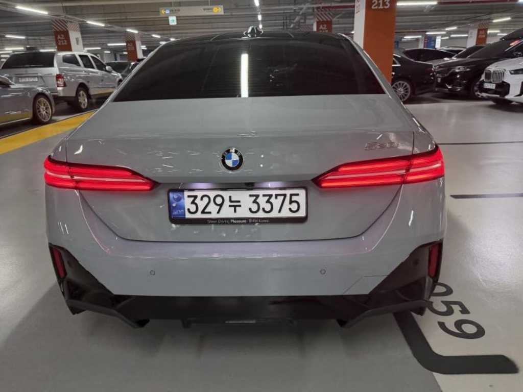 BMW 5시리즈 5시리즈 (G60) 520i M 스포츠 이미지 5