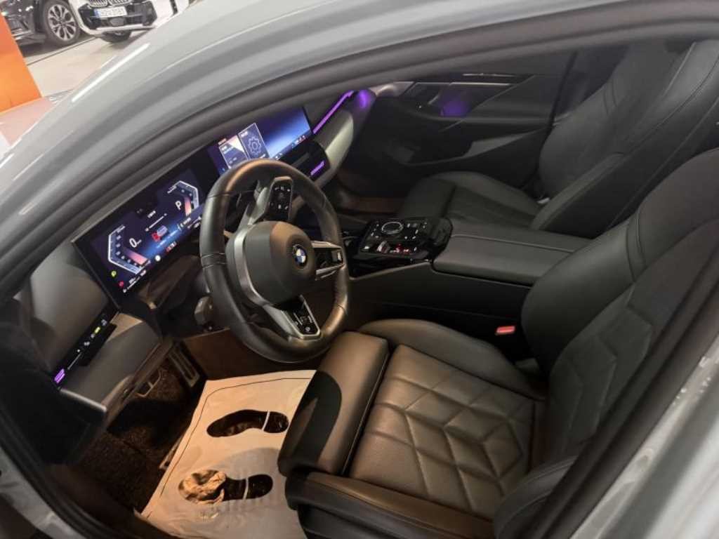 BMW 5시리즈 5시리즈 (G60) 520i M 스포츠 이미지 8