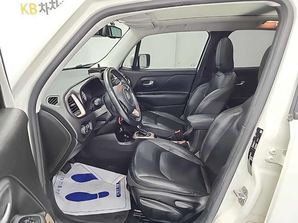지프 레니게이드 2.4 론지튜드 하이 이미지 11