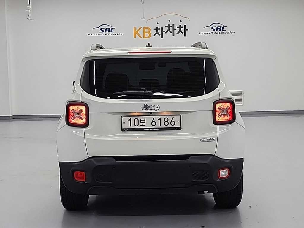 지프 레니게이드 2.4 론지튜드 하이 이미지 3