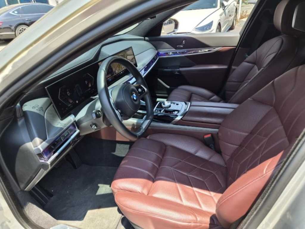 BMW 7시리즈 7시리즈 (G70) 740i sDrive 디자인퓨어 엑셀런스 이미지 10
