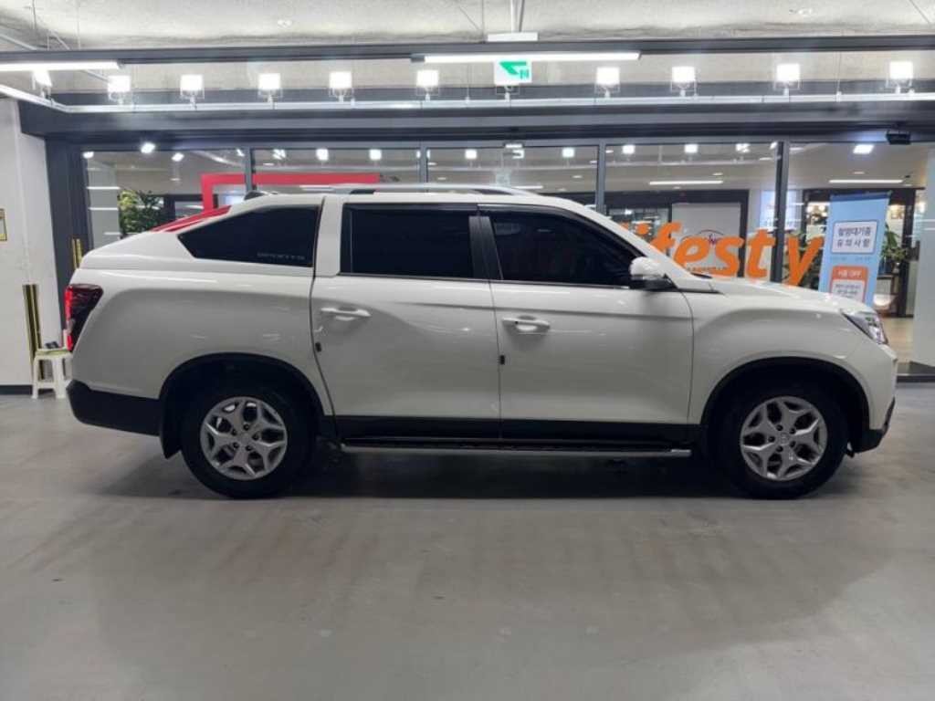 KG모빌리티(쌍용) 렉스턴 더 뉴 렉스턴 스포츠 디젤 2.2 4WD 프레스티지 이미지 3