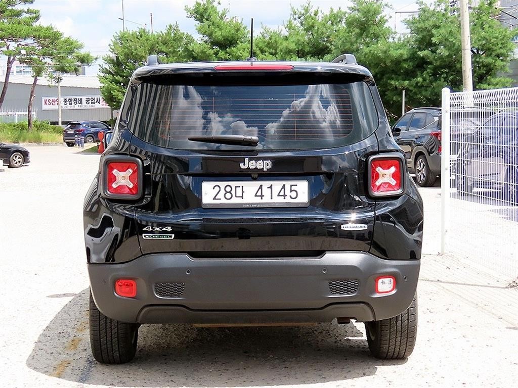 지프 레니게이드 2.0 디젤 론지튜드 AWD 기본형 이미지 4