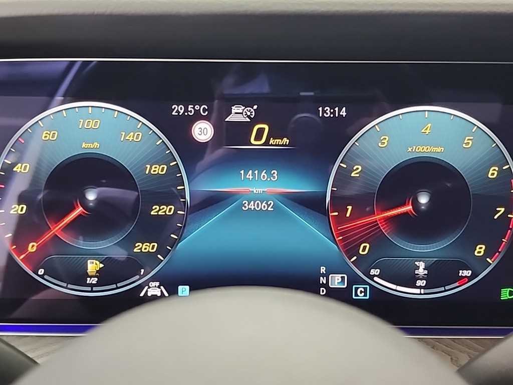 벤츠 E 클래스 E-클래스 W213 E250 AMG Line 이미지 6