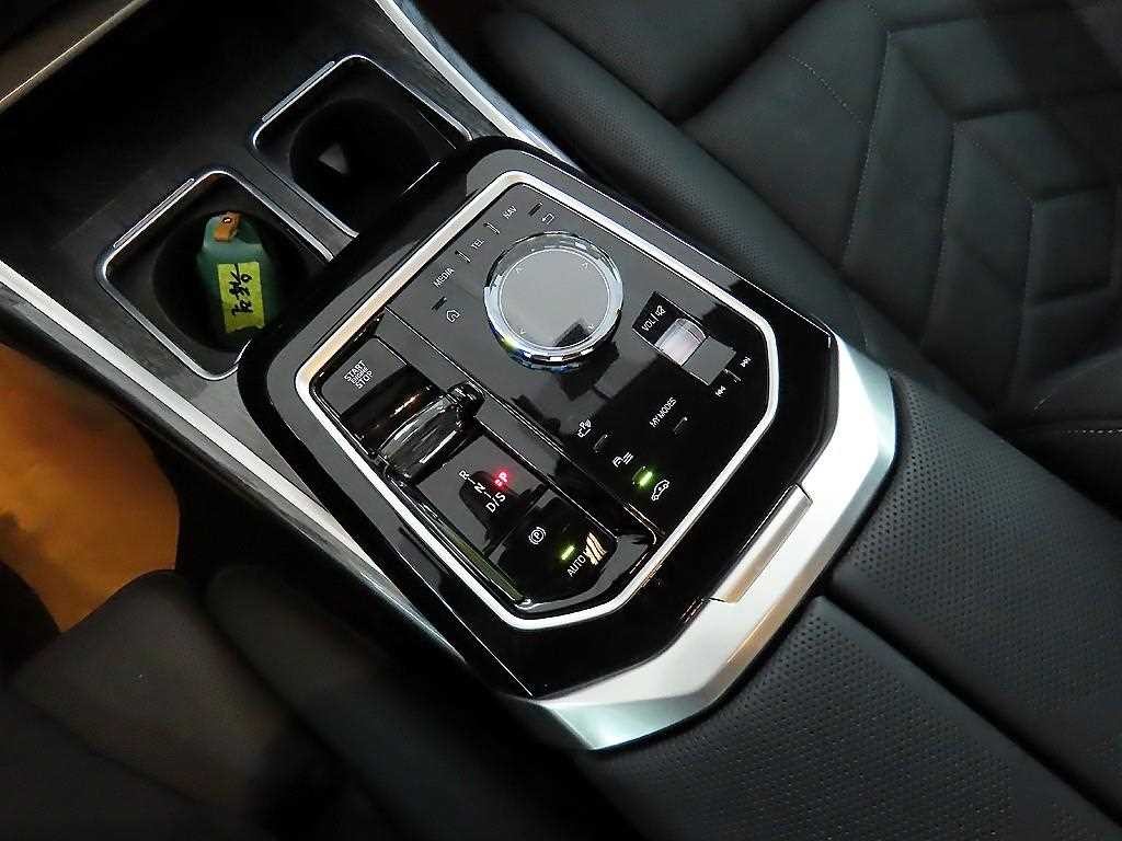 BMW 7시리즈 7시리즈 (G70) 750e xDrive M 스포츠 이미지 10