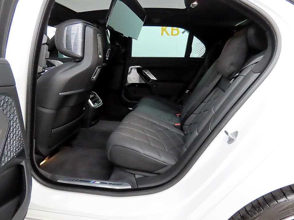 BMW 7시리즈 7시리즈 (G70) 750e xDrive M 스포츠 이미지 6