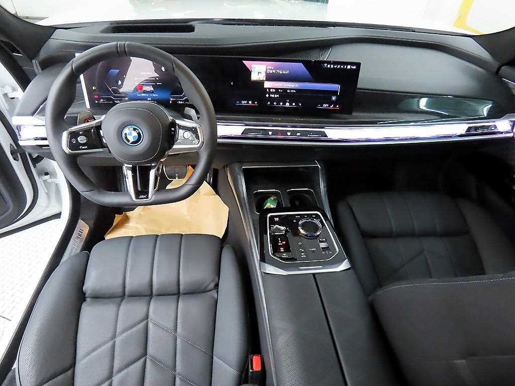 BMW 7시리즈 7시리즈 (G70) 750e xDrive M 스포츠 이미지 7