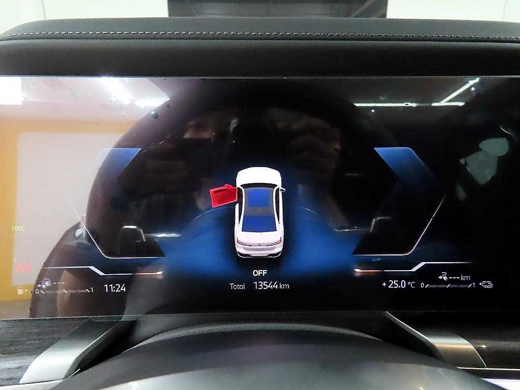 BMW 7시리즈 7시리즈 (G70) 750e xDrive M 스포츠 이미지 8