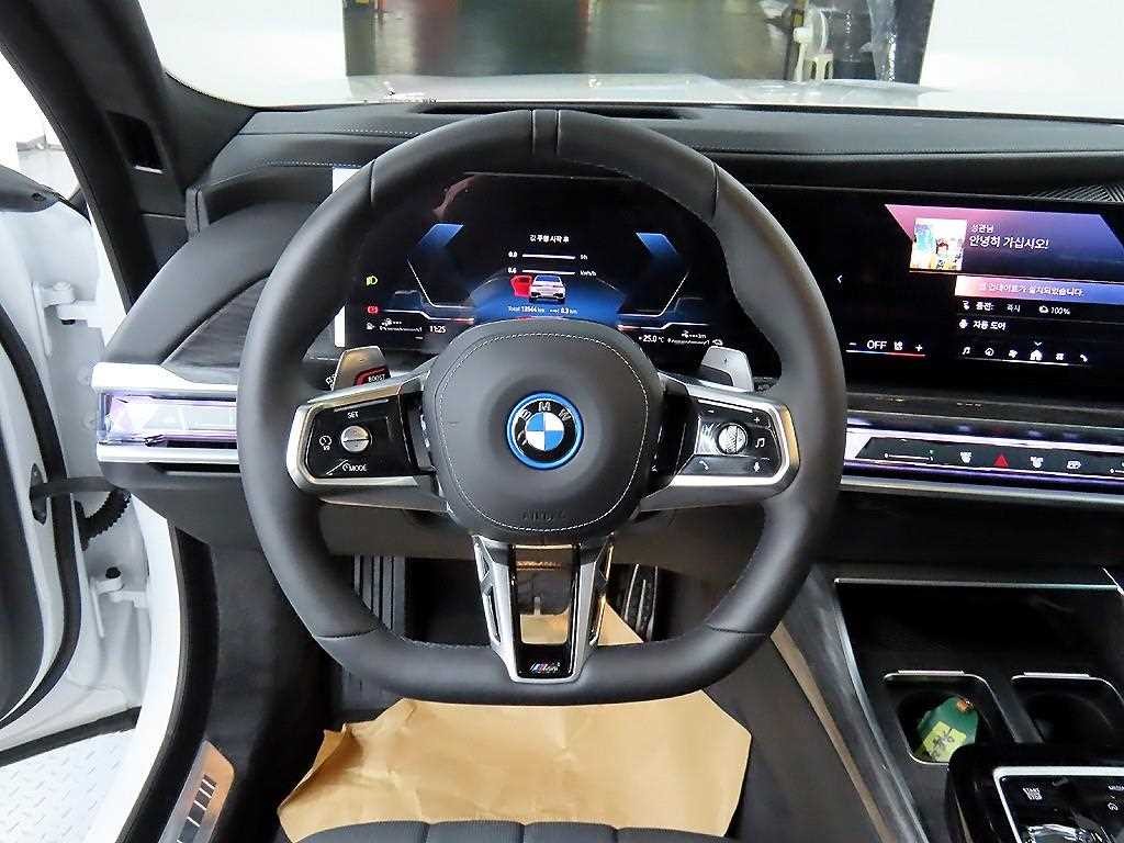 BMW 7시리즈 7시리즈 (G70) 750e xDrive M 스포츠 이미지 9