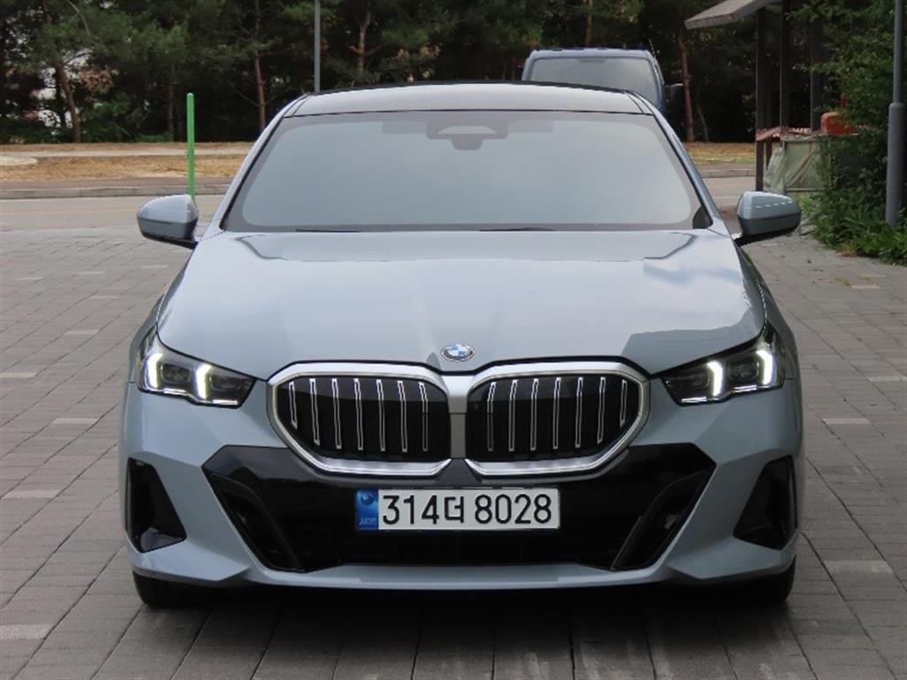 BMW 5시리즈 5시리즈 (G60) 520i M 스포츠 이미지 1