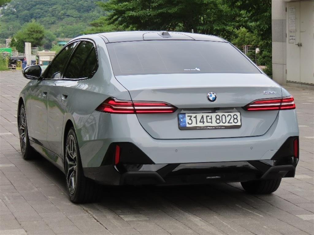 BMW 5시리즈 5시리즈 (G60) 520i M 스포츠 이미지 4