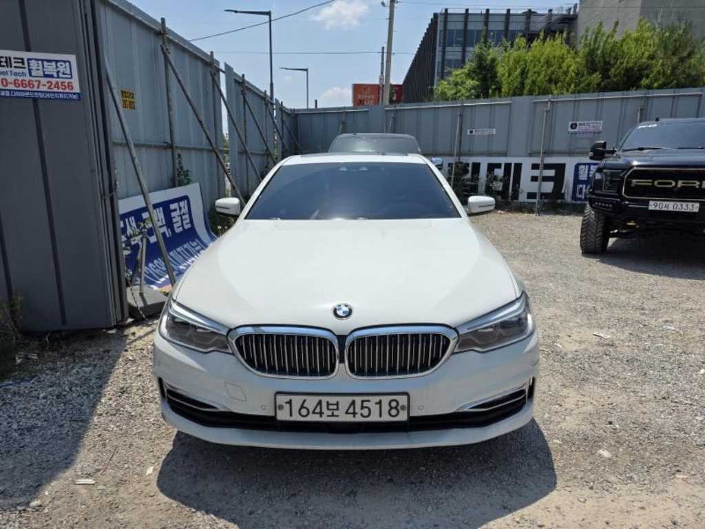 BMW 5시리즈 5시리즈 (G30) 520d 럭셔리 플러스 이미지 1