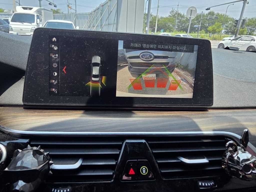 BMW 5시리즈 5시리즈 (G30) 520d 럭셔리 플러스 이미지 9