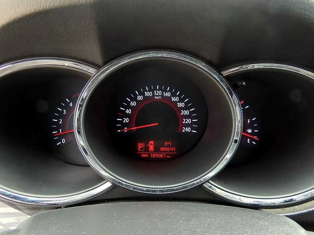 기아 쏘렌토 쏘렌토 R 디젤 2WD 2.2 TLX 최고급형 이미지 9