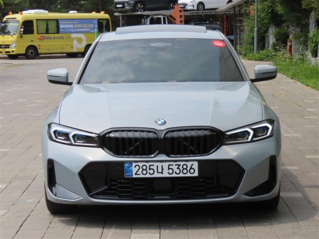 BMW 3시리즈 3시리즈 (G20) 320i M 스포츠 이미지 1