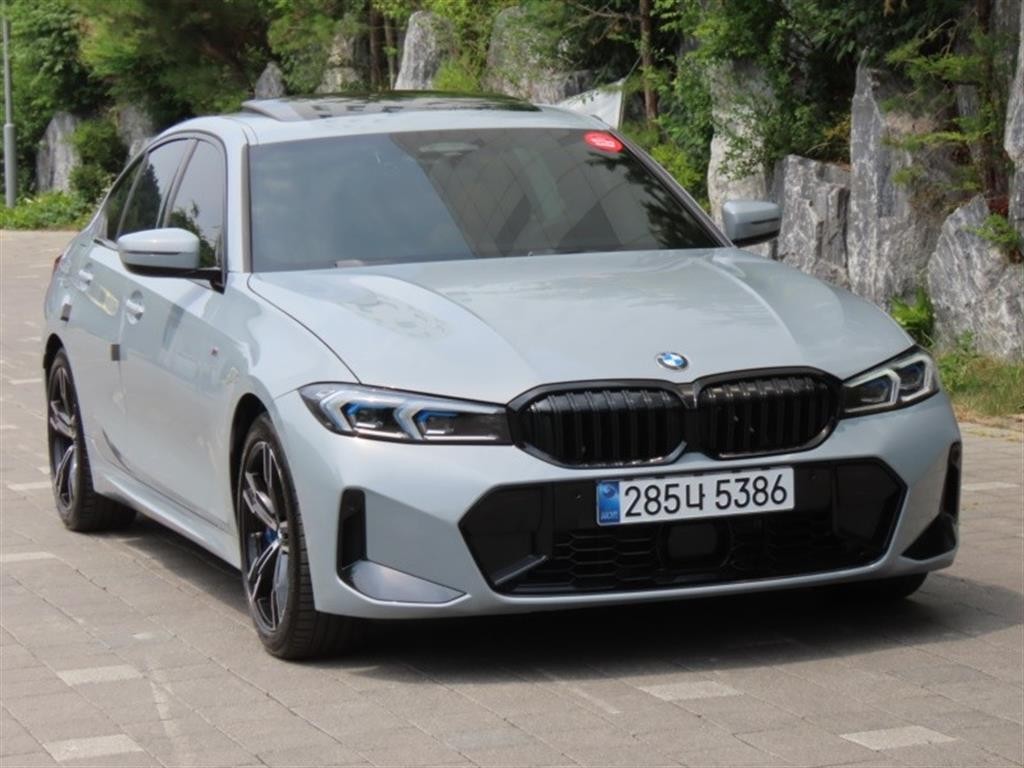 BMW 3시리즈 3시리즈 (G20) 320i M 스포츠 이미지 2