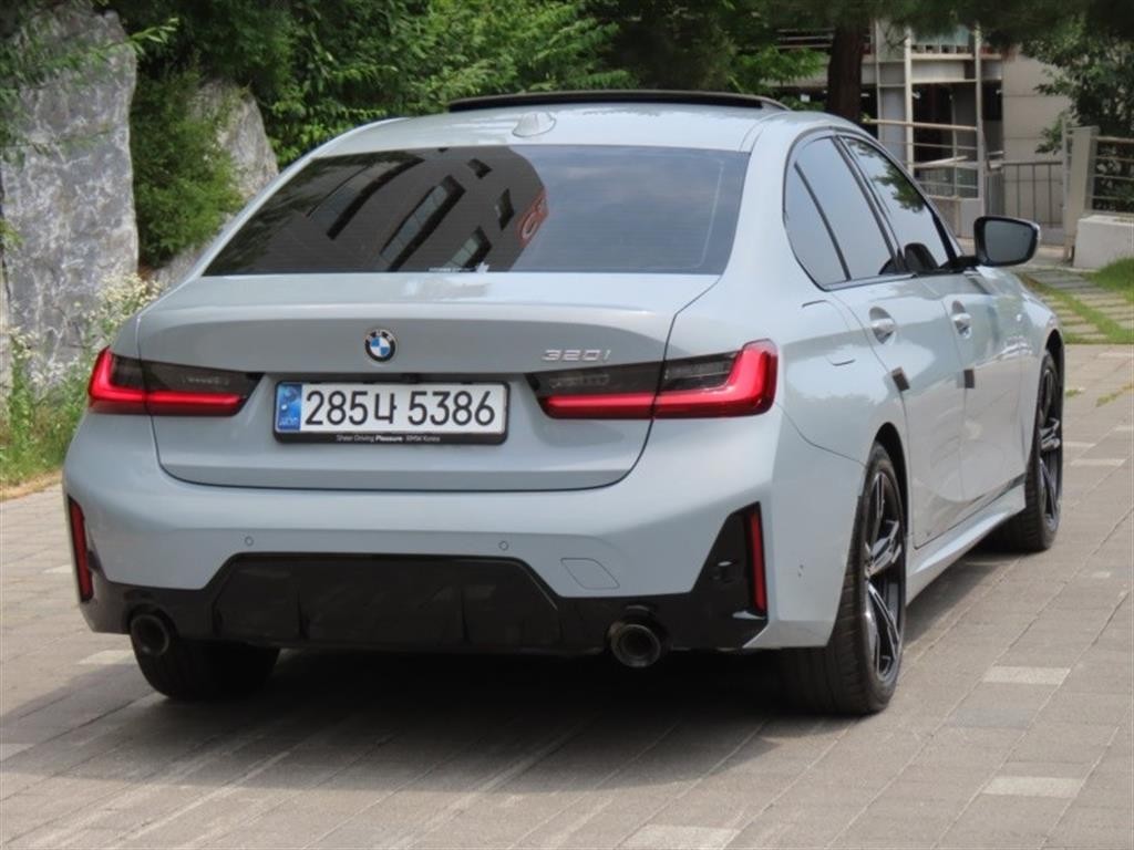 BMW 3시리즈 3시리즈 (G20) 320i M 스포츠 이미지 3