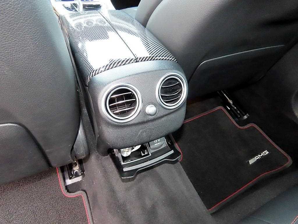 벤츠 C 클래스 C클래스 W205 C43 AMG 4MATIC 이미지 17