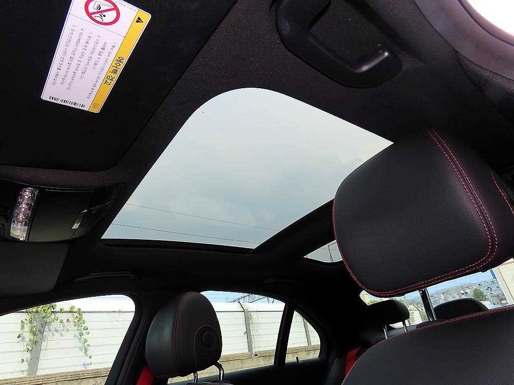 벤츠 C 클래스 C클래스 W205 C43 AMG 4MATIC 이미지 18