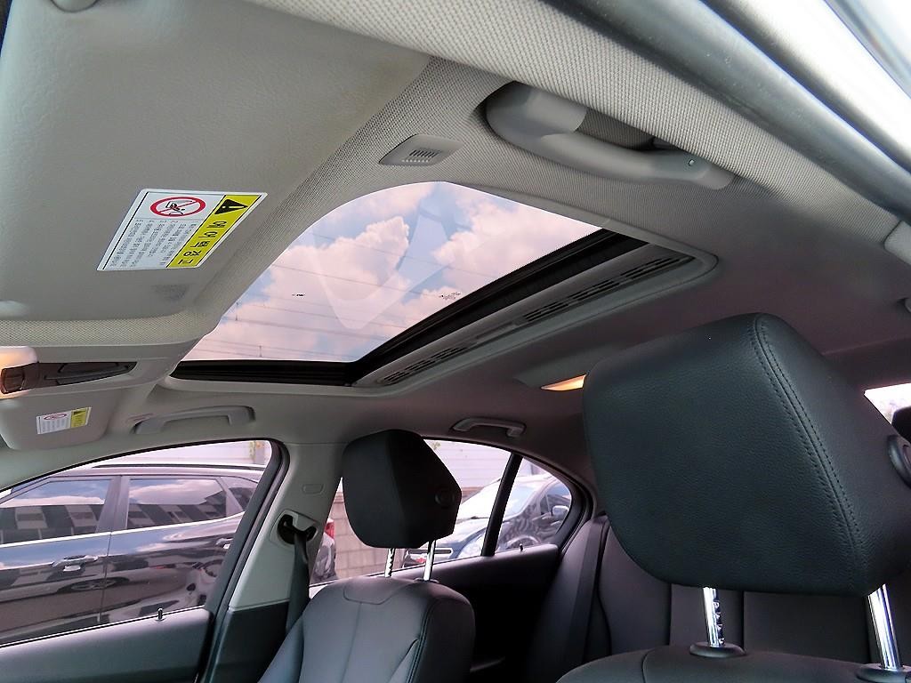 BMW 3시리즈 3시리즈 (F30) 320i 이미지 17