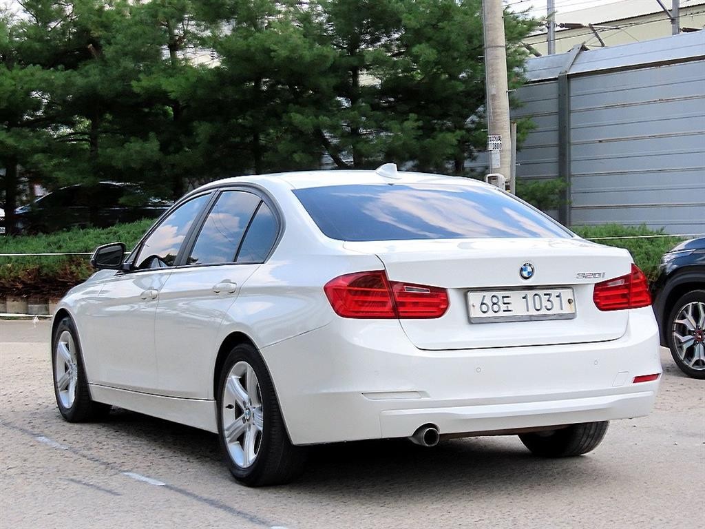 BMW 3시리즈 3시리즈 (F30) 320i 이미지 3