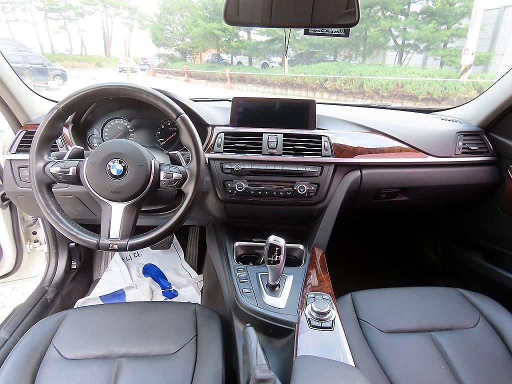BMW 3시리즈 3시리즈 (F30) 320i 이미지 7