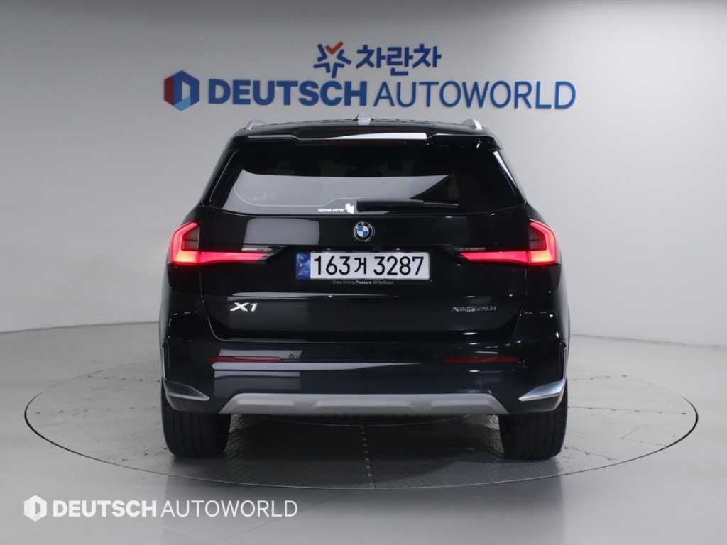 BMW X1 X1 (U11) xDrive 20i xLine 이미지 4