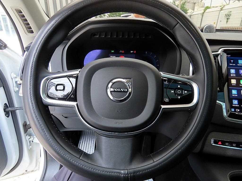 볼보 XC90 XC90 2세대 2.0 B6 AWD 얼티메이트 브라이트 이미지 8