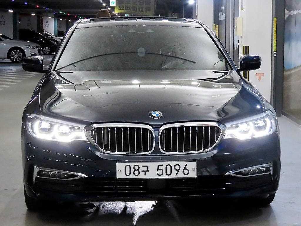 BMW 5시리즈 5시리즈 (G30) 520d 럭셔리 플러스 이미지 2