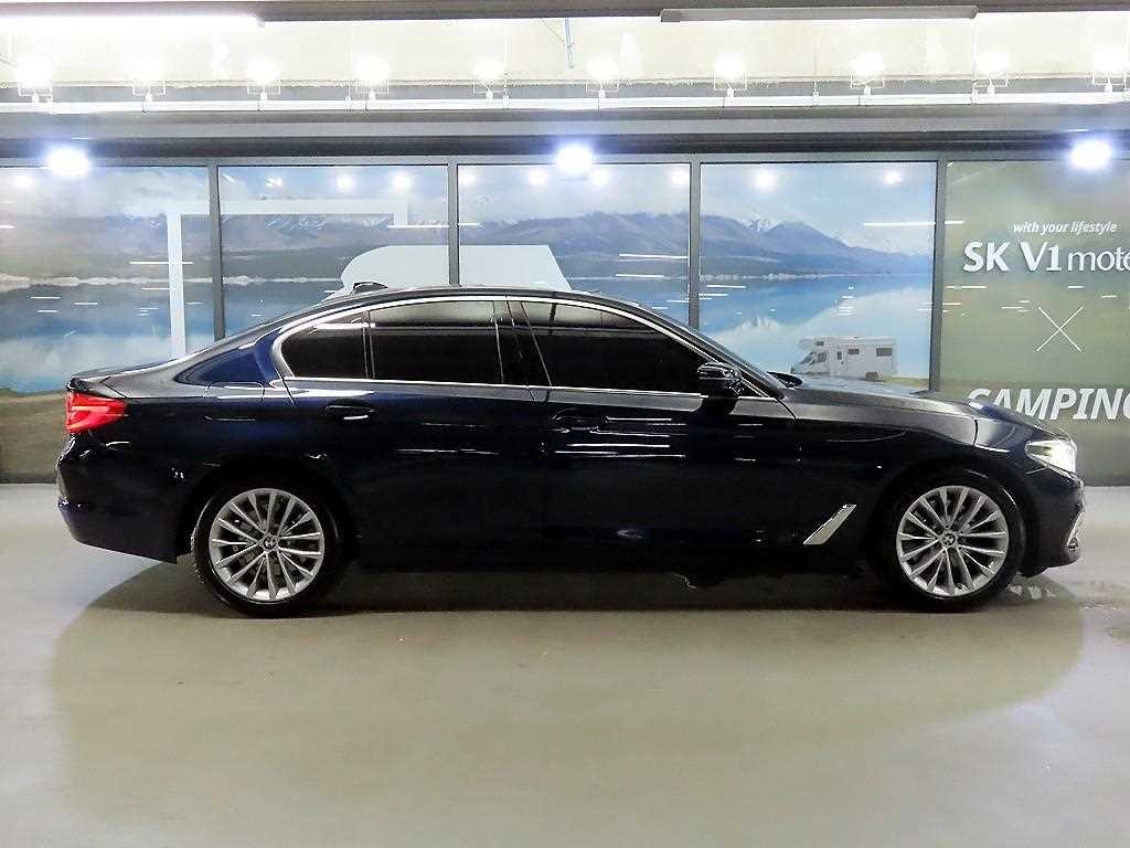 BMW 5시리즈 5시리즈 (G30) 520d 럭셔리 플러스 이미지 3